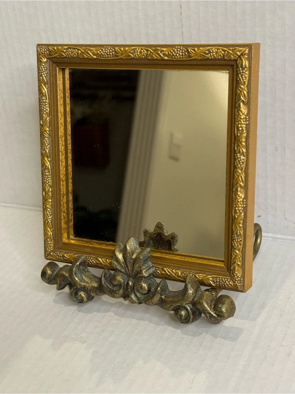Vintage Home interiors gold framed mirror